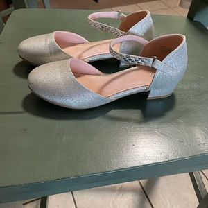 Girls dress shoes, size 3